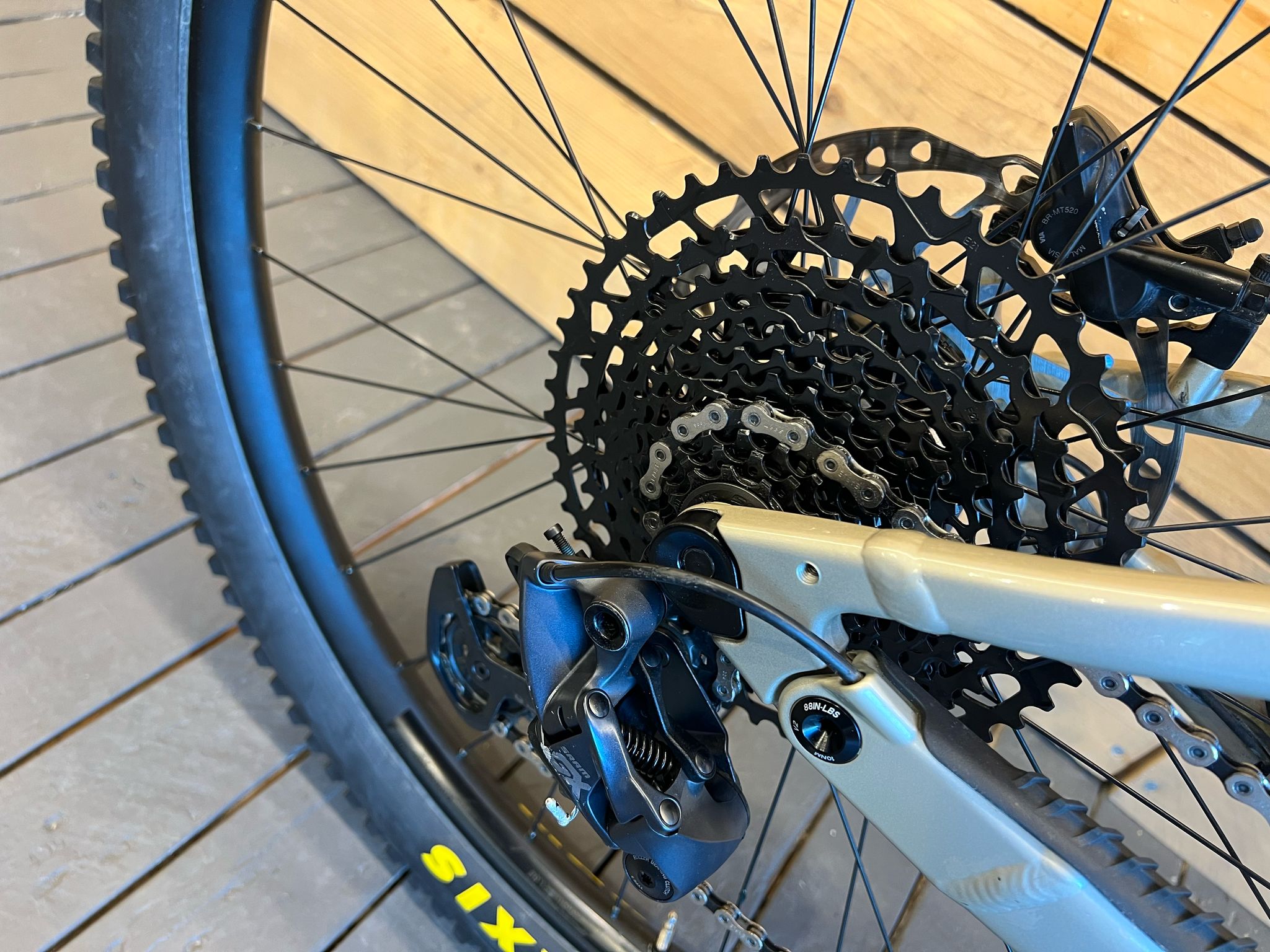 Bicicletta elettrica SCOTT STRIKE 910 2020 USATA