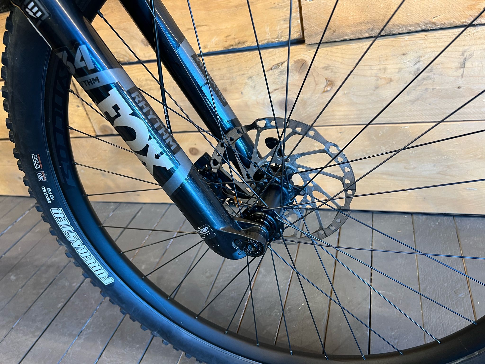 Bicicletta elettrica SCOTT STRIKE 910 2020 USATA