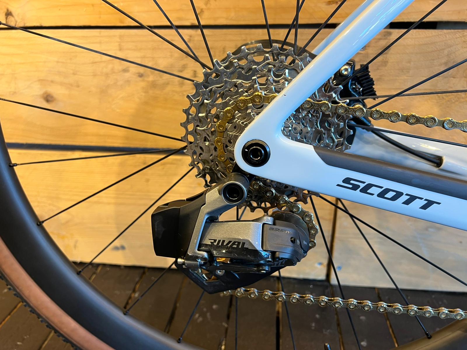 Bicicletta SCOTT ADDICT GRAVEL 20 2024